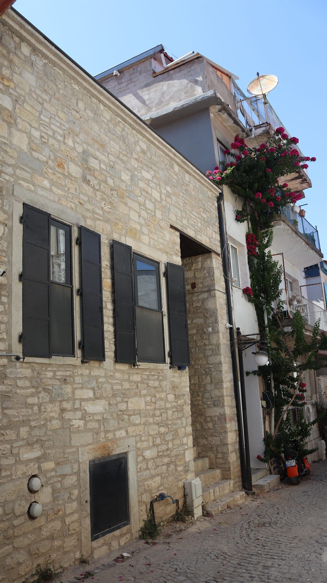 Çakırlar Holding Taş Bina — Küpli GROUP